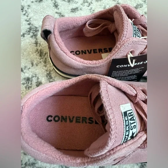 NEW IN BOX Converse Size 9 🖤 - Picture 12 of 14